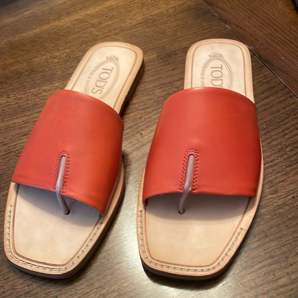 Tod’s flat sandal